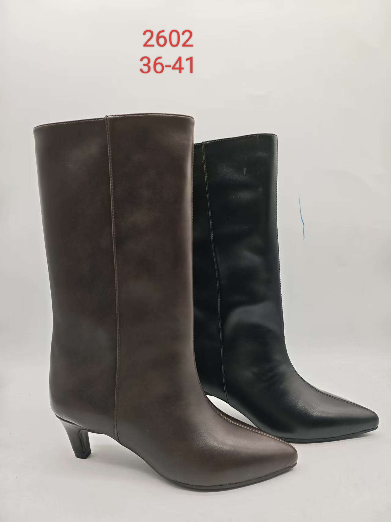 Bota alta lisa con costura frontal y tacón fino