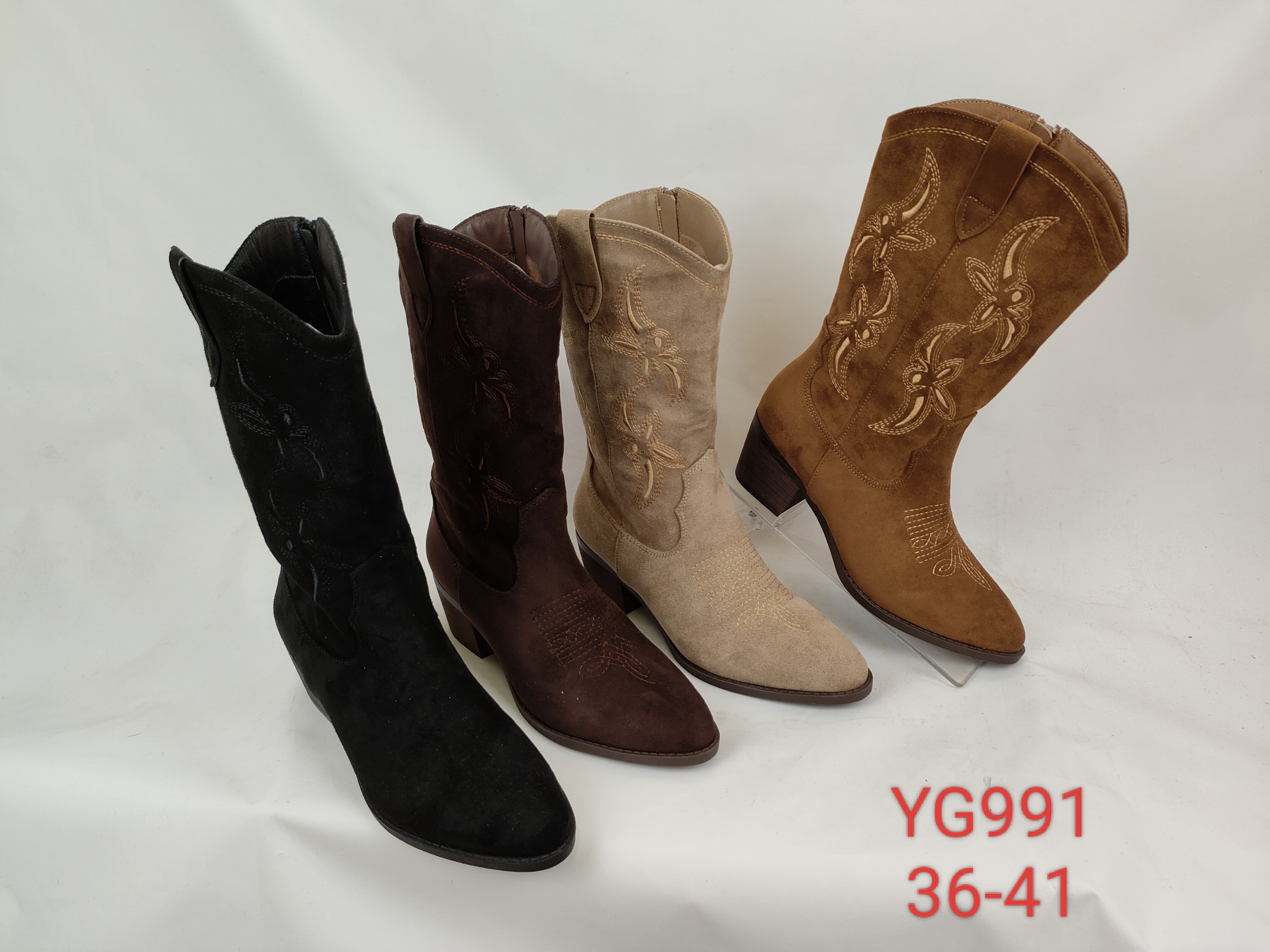 Bota campera con bordado floral