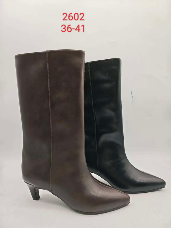 Bota alta lisa con costura frontal y tacón fino
