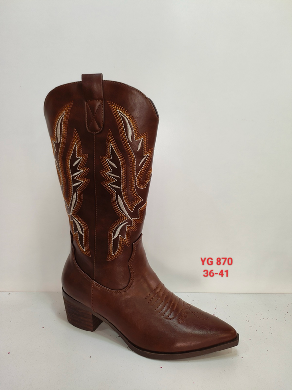 Bota alta estilo cowboy con bordado bicolor